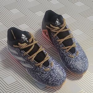 Adidas youth Freak MD J Soccer cleats